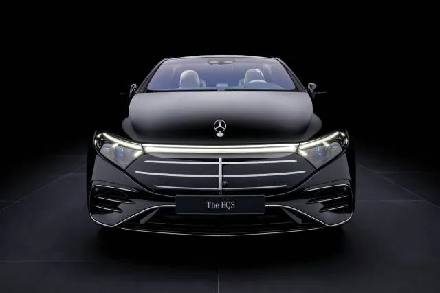 2025 Mercedes-Benz EQS gets larger battery, S-Class face